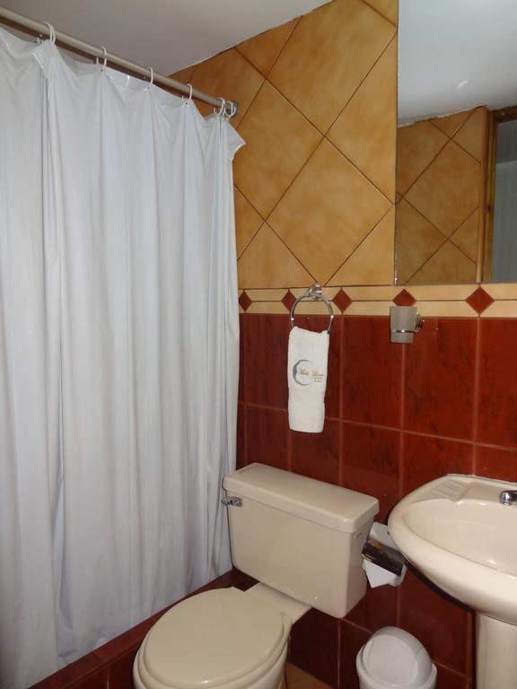 Hostal Media Luna Trujillo Quarto foto